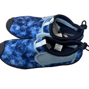 New with tags Lands End Water Shoes Women's Size 8b navy floral watershoe